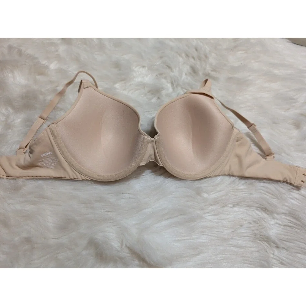SKIMS Fits‎ Everybody T-Shirt Bra Everyday Comfort Support Nude 32D - Picture 6 of 6